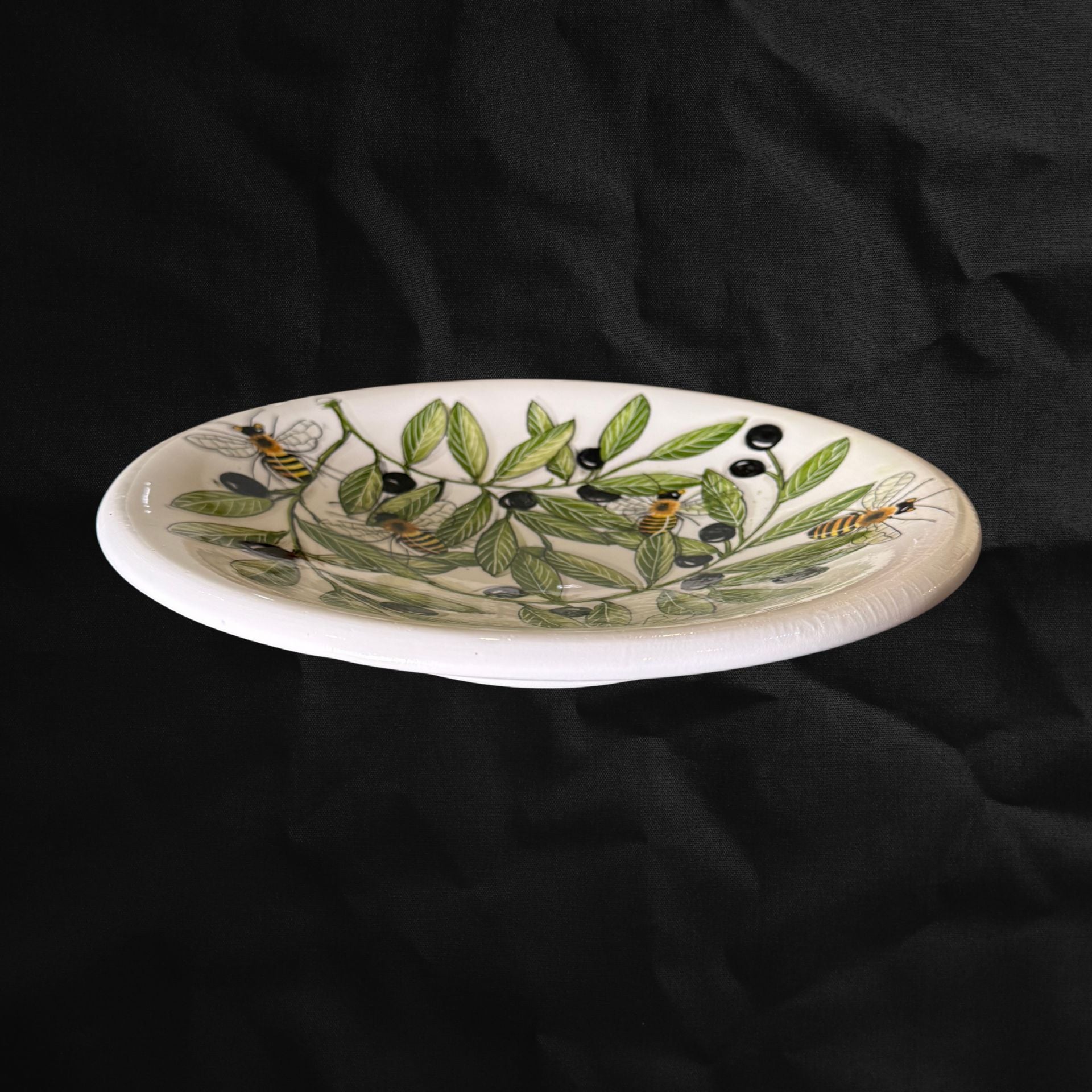 Piatto Api, foglie e Olive