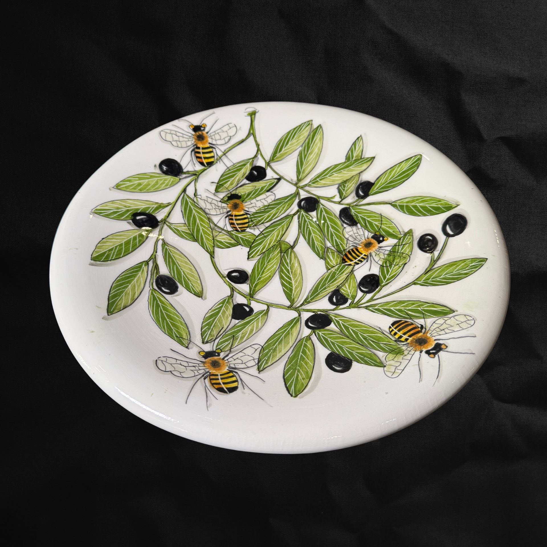 Piatto Api, foglie e Olive